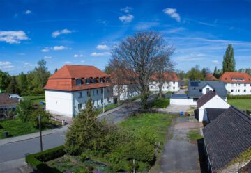 große Etagenwohnung mit Badewanne – jetzt Osteraktion sichern!, 06242 Großkayna, Etagenwohnung